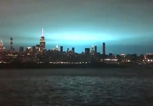 Нюйоркчани помислиха авария в електростанция за нападение на извънземни