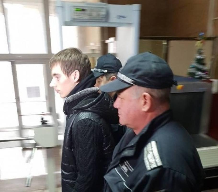 Съдът освободи от ареста русначето, убило баща си във Варненско