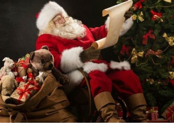 Парадокси: Уволниха учителка, казала на децата, че няма Дядо Коледа