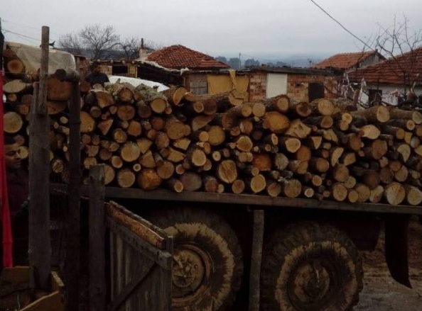 Погнаха незаконната сеч в котленското село Градец