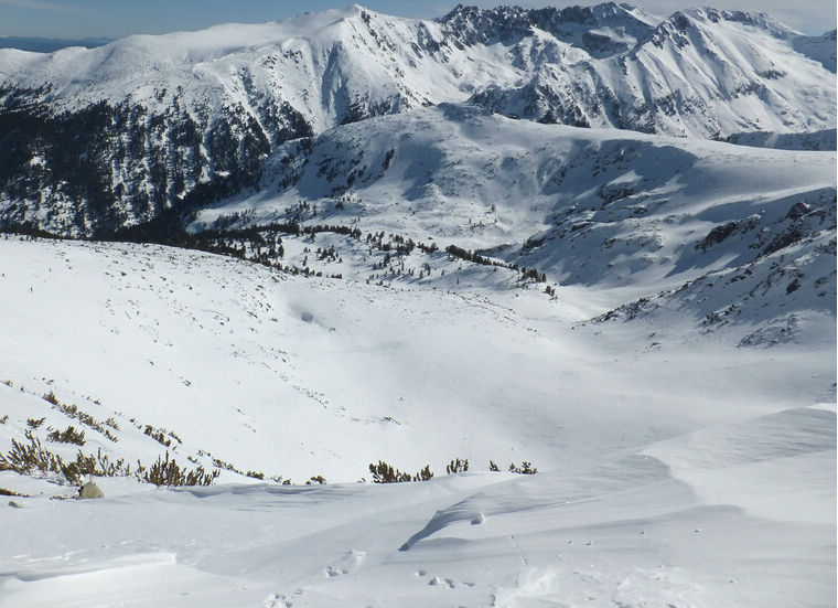 200 деца са блокирани в хижа в района на ски писта Кулиното край Разлог