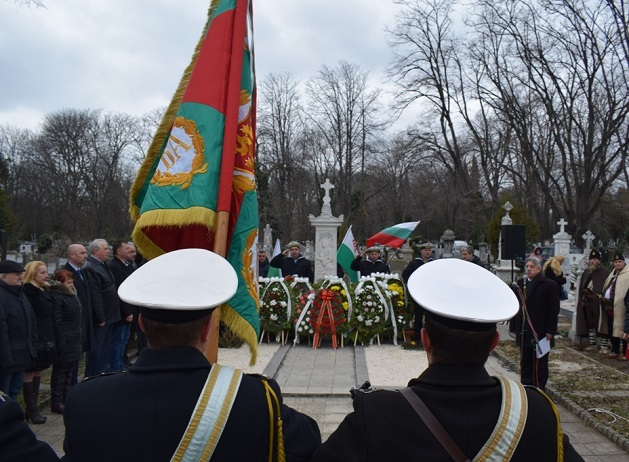 Военнослужещи от ВМС участваха в ритуал за  отбелязване на 119 години от смъртта на Капитан Петко войвода