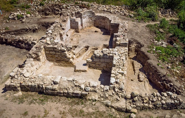 Представят археологическото проучване на църква № 16 в средновековния град Червен