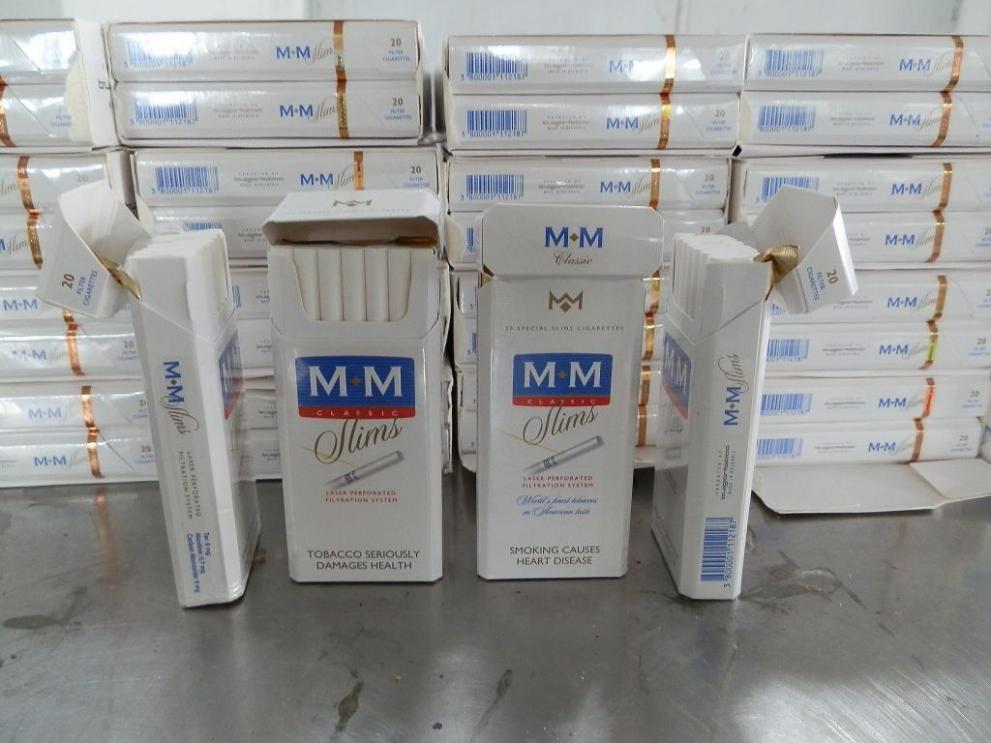 На ГКПП Лесово: Митничари откриха 27 500 къса цигари без бандерол в тайник на кола