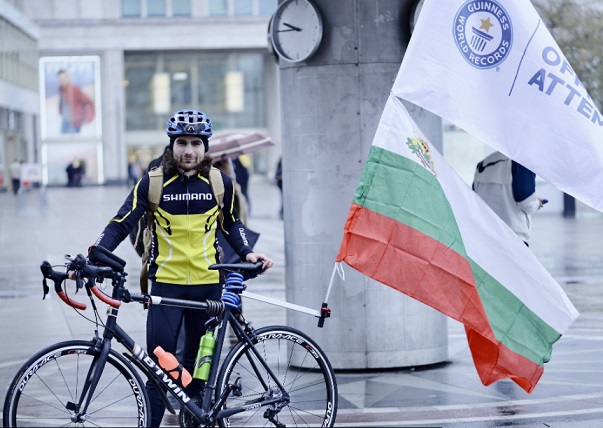 Издирват българина, изминал над 2000 километра с велосипед, за да качи на 3 март връх Шипка