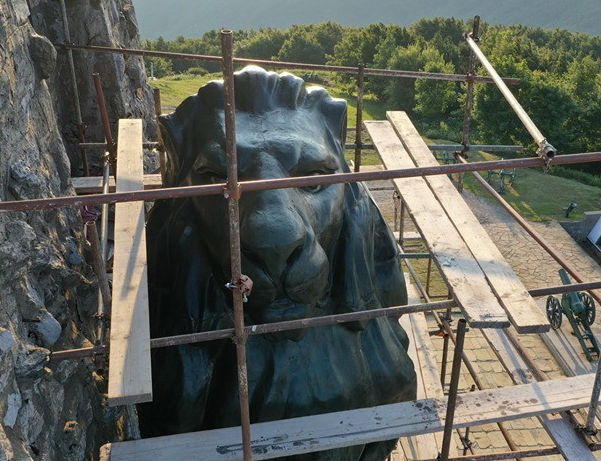 Обновеният бронзов лъв от Паметника на Свободата е готов за честването на Шипченската епопея