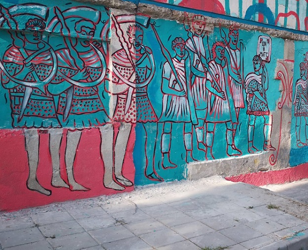 Графит посреща посетителите на крепостта Сексагинта Приста