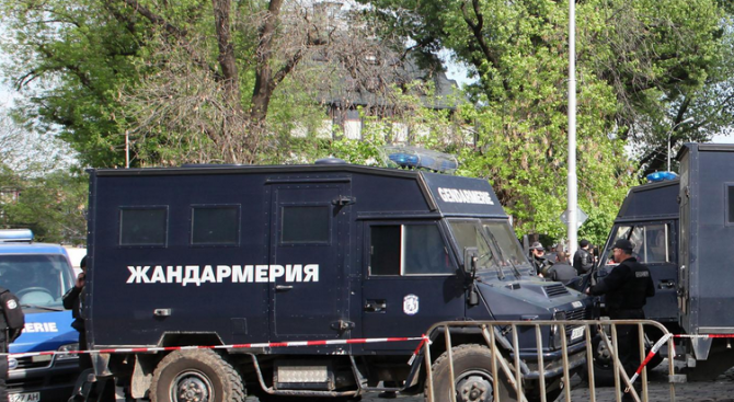 Мащабна акция на жандармерия и полиция в София, разкрита е група за лихварство и рекет