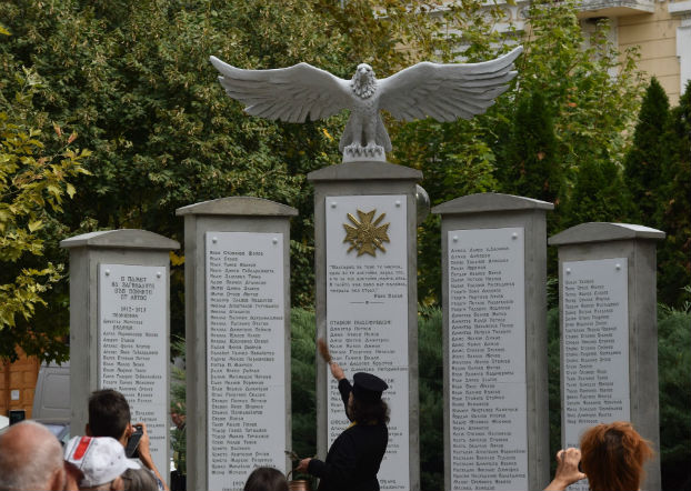 В Айтос откриха внушителен Паметник на загиналите във войните