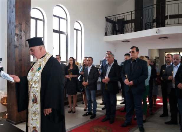 С водосвет и молебен за успех НФСБ постави начало на предизборната си кампания в Бургас