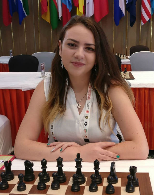 Драматична среща в София: Робот се изправя срещу наша световна шампионка по шахмат