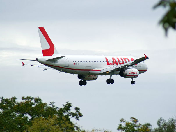 Авиокомпанията на Ники Лауда стъпва на морските ни летища