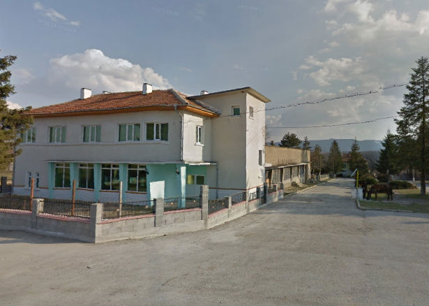Кметът на село Илийно откри патрони и гранати в кметството