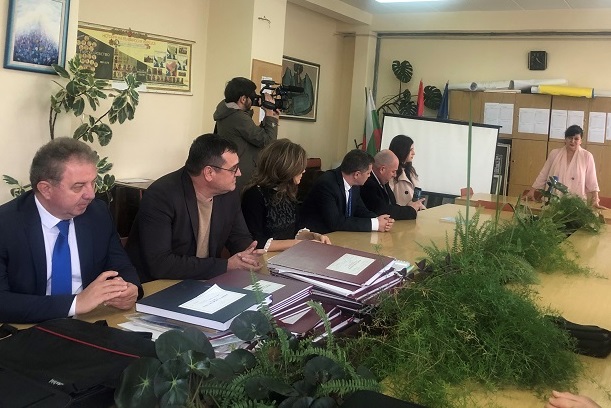 Депутати от „Обединени патриоти“ се срещнаха с българите в Цариброд