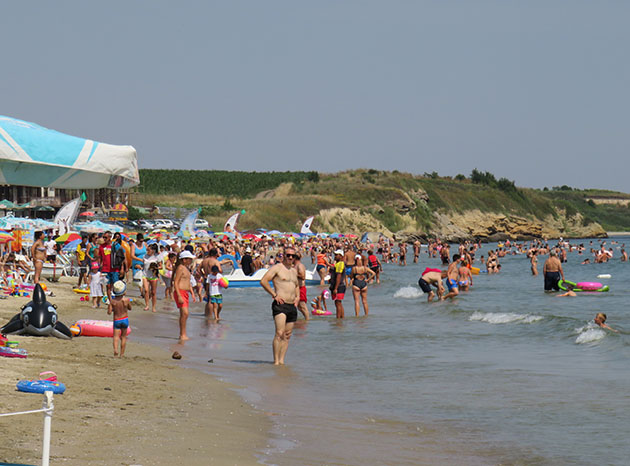 Откриват се процедури за възлагане на концесия на три морски плажа в Бургас, Приморско и Царево