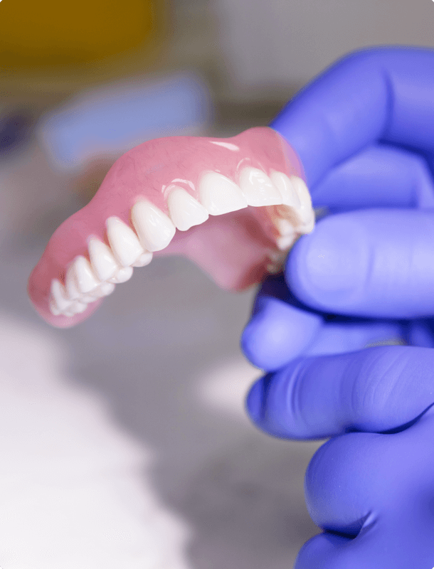 Почти безплатни ще са зъбните протези за хора над 65 години