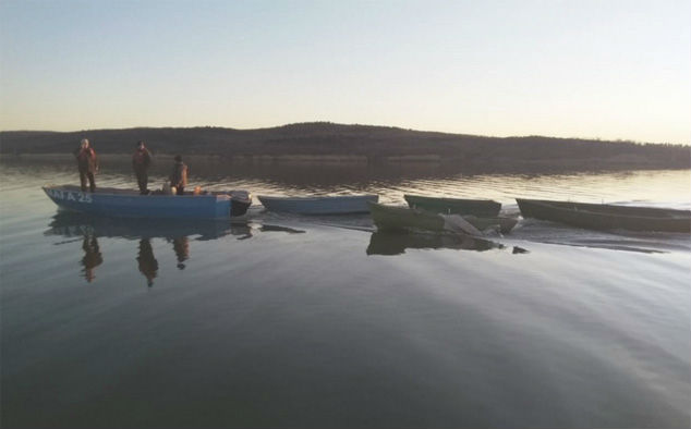 Риболовни инспектори прибраха 7 лодки, скрити в тръстиките на езерото Вая