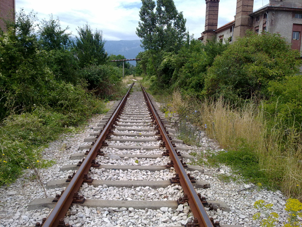 Експерт: Превръщането на железопътната линия във велосипедна алея не е „интермодално“ решение
