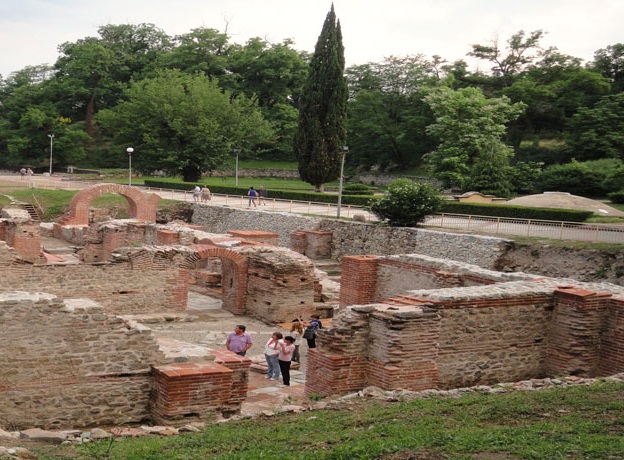 Античният град в Хисаря вече ще се стопанисва от общината
