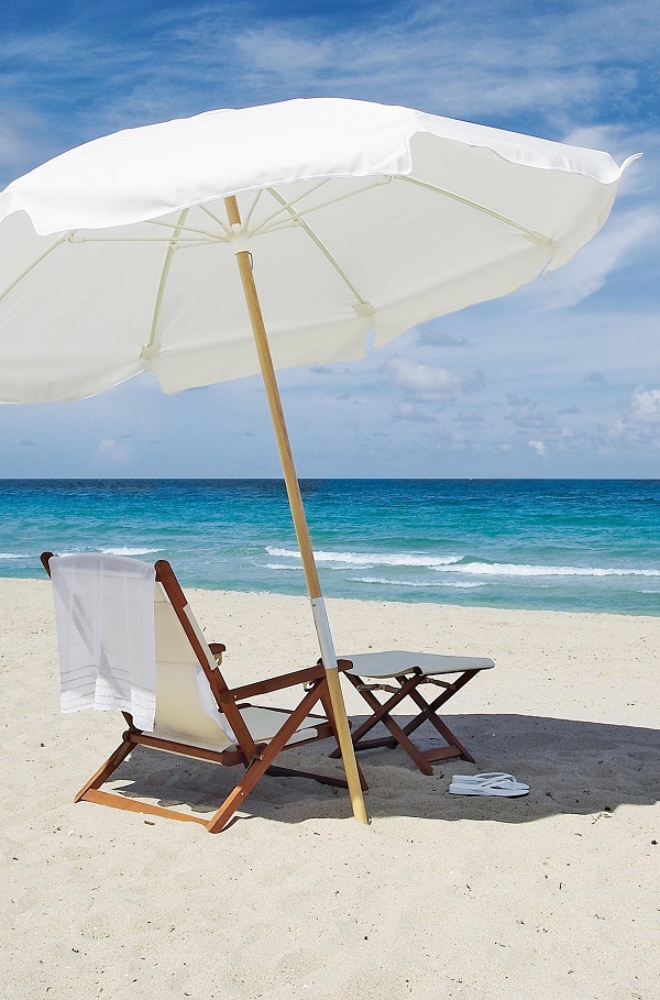 И следващото лято по морето ще има безплатни чадъри и шезлонги