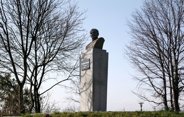 Паметникът на Емануил Манолов е първият у нас, посветен на композитор