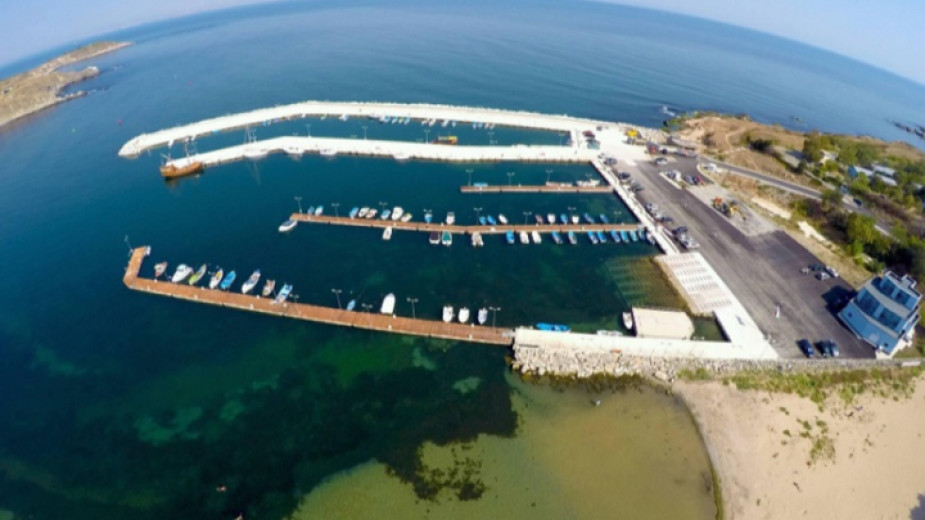 Пристанището в Черноморец е причината за изчезването на пясъка от плажа