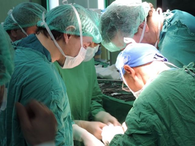 Отделението по съдова хирургия в УМБАЛ - Бургас се затваря за 24 часа, заради заразен персонал