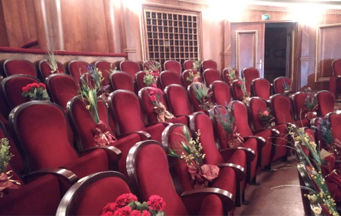 Министър Банов: Едни от най-сигурните места са театрите, кината, оперите