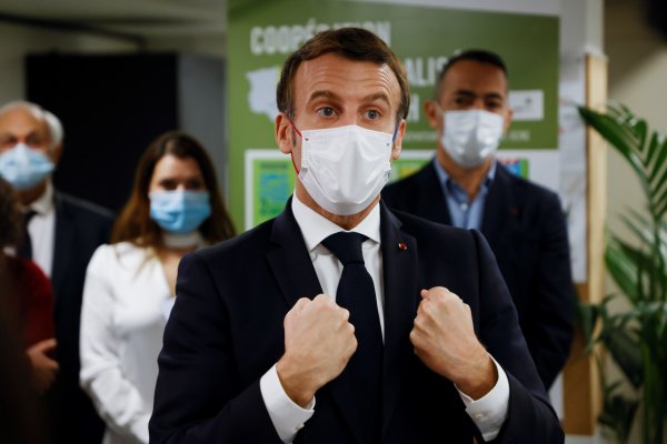 Президентът на Франция е дал положителен тест за COVID-19