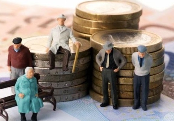 Пенсиите продължават да се увеличават по „швейцарското правило“