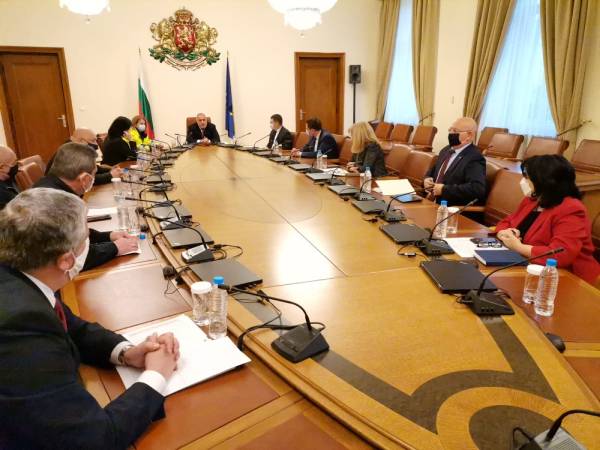 Министри докладват на премера Борисов: Ситуацията в страната се нормализира