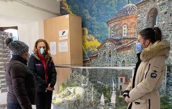 Марияна Николова посети Асенова крепост и Нареченски бани