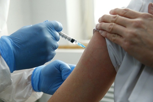 Мениджъри: 33% от служителите биха се ваксинирали