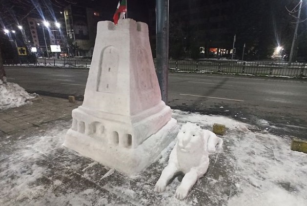 Паметникът на свободата от сняг се появи в Пловдив