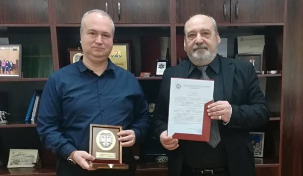 Ямболският прокурор Милен Божидаров получи награда за образцова работа