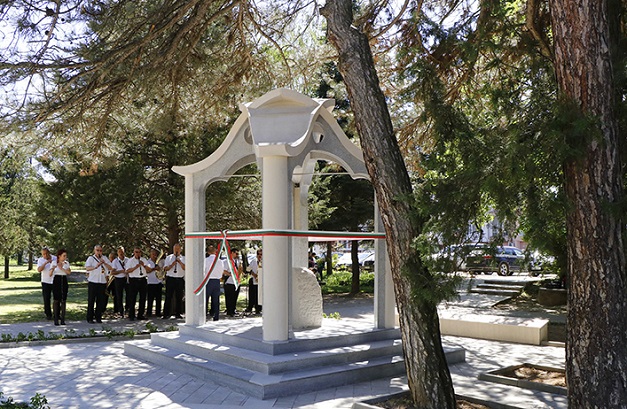 Във Велико Търново вече има паметник на Колю Фичето