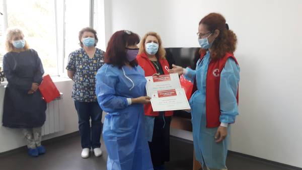 БЧК и УМБАЛ-Бургас отличиха редовни кръводарители