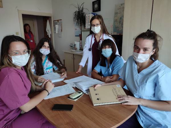 Над 90 бъдещи медици са на практика в момента в УМБАЛ Бургас