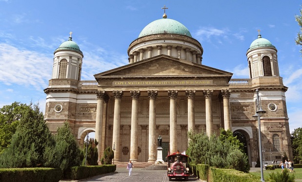 В унгарския град Естергом се случва едно от чудесата с мощите на св. Иван Рилски