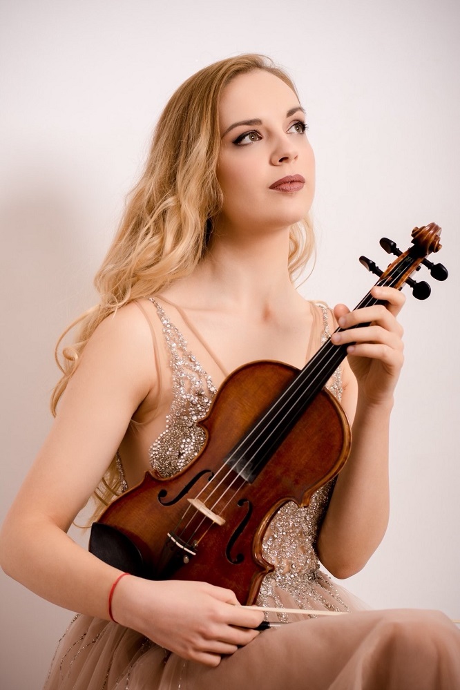 Талантлива българска цигуларка Зорница Иларионова завоюва три нови награди. Журито в Белгия: „Какъв завладяващ артист“