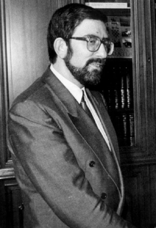 Преди 30 години: Как бе свалено първото демократично правителство на Филип Димитров