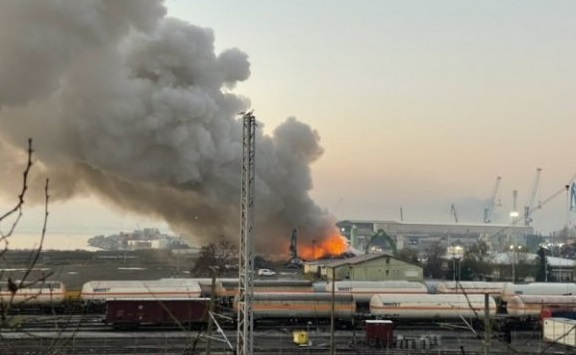 Пожар в бургаското пристанище „Запад“