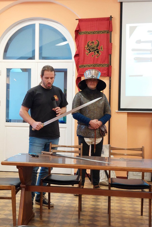 Воин от похода на Владислав III Ягело и средновековен търговец на билки се срещнаха във варненския музей