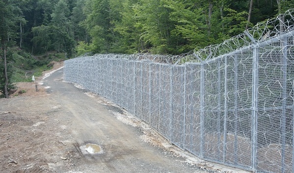 Започва ремонт на граничната ограда