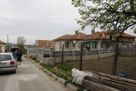 Вендета до гроб за педя земя