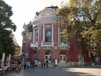 Варненският театър пак стана сцена на политически пиеси