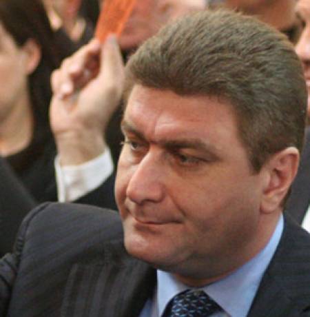 Милиардите за “Белене” ще минават през Валентин Златев