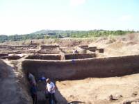 Поне 5 жилищни комплекса от каменно-медната епоха разкриха археолозите от екипа на Явор Бояджиев край момчилградското село Върхари