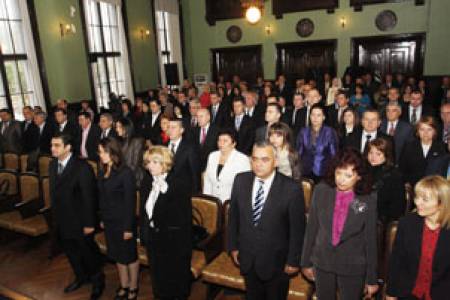 Парадоксите на политическия провинциализъм