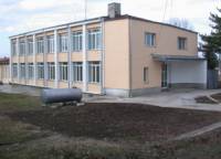 Сградата на закритото училище е превърната в старчески дом